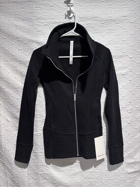 Lululemon Radiant Jacket Black Full Zip Thumbhole Jacket Womens Size 2 NWT